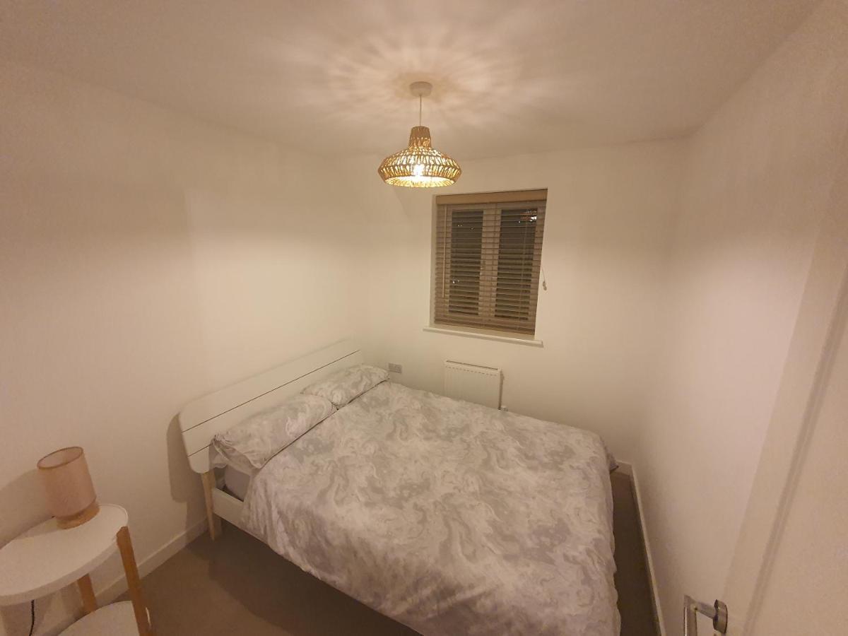 Chic City Centre Apartment With Allocated Parking Суонси Экстерьер фото